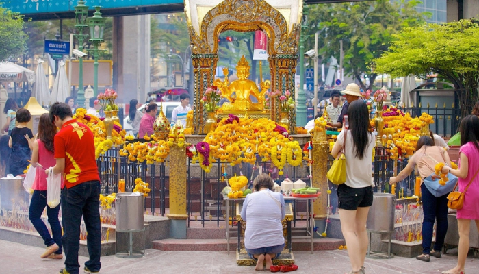 Tượng Phật bốn mặt