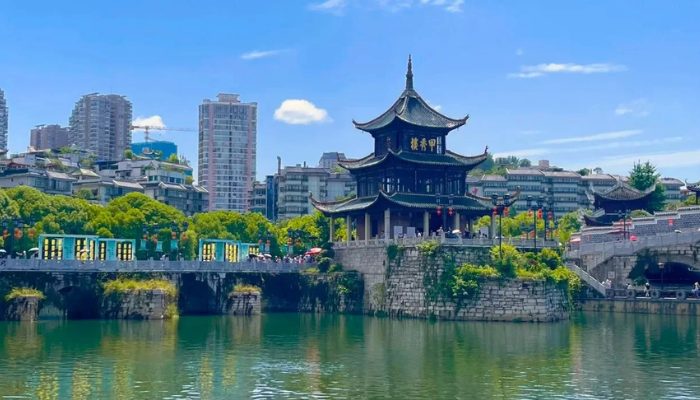 Giáp Tú Lầu – Biểu tượng cổ kính bên sông Nam Minh