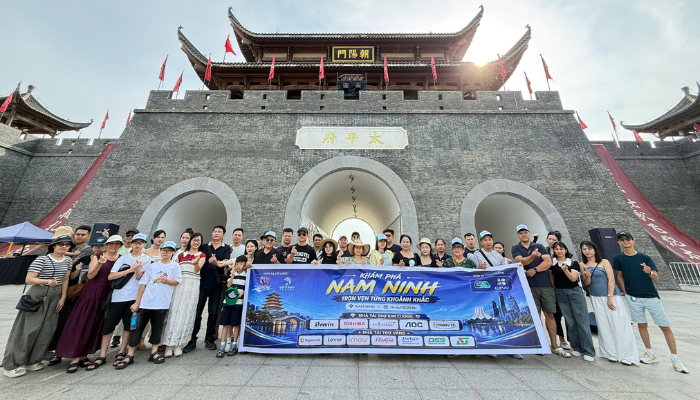 Tour Nam Ninh