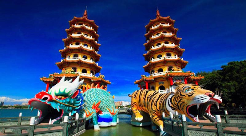 Tháp Long Hổ (Dragon and Tiger Pagodas)