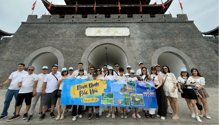 Đoàn đi Nam Ninh - Bắc Hải